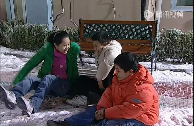 《家有儿女》雪景穿帮曝光白毛巾布景细节：相关图片