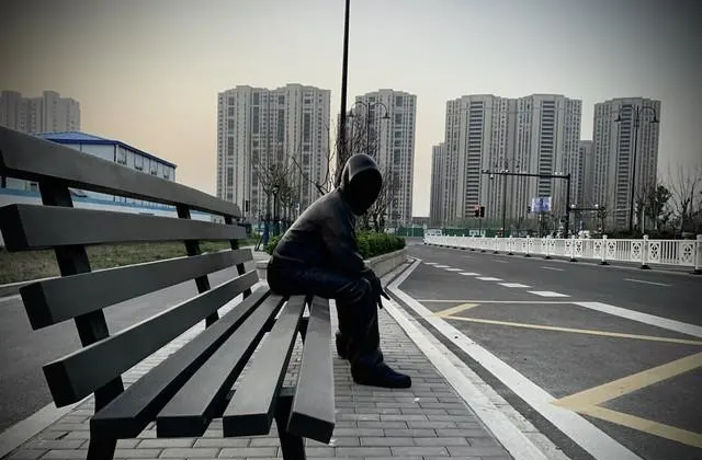 《消失的人》五一档票房破2亿，中小成本悬疑片凭真实感逆袭突围：细节速览